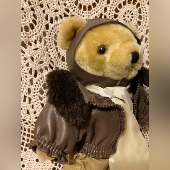 1992 Tender Heart Treasures Aviator Teddy Bear - Jointed with Working Clothing - Picture 7 of 17